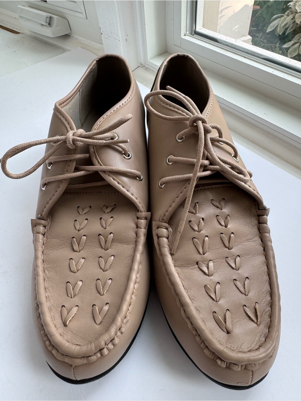 Women’s Lace-Up Moc Toe Flats in Taupe